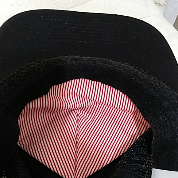 Herchel Hat - Picture 4 of 5